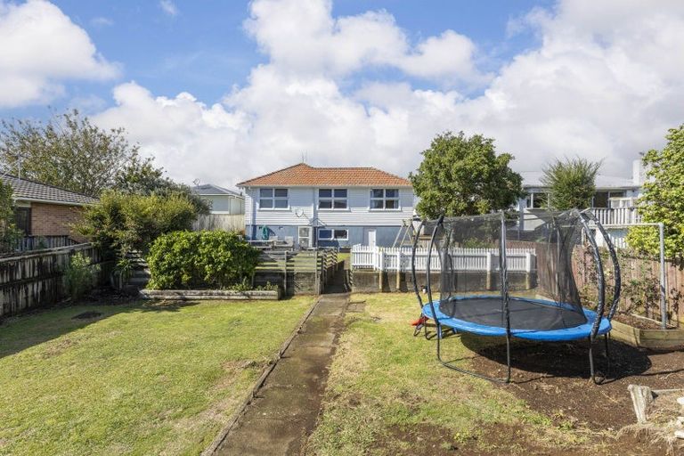 Photo of property in 15 Tarahua Road, Vogeltown, New Plymouth, 4310