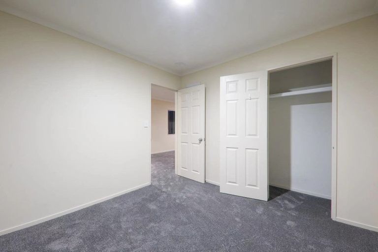 Photo of property in 9 Ballintra Close, Pinehill, Auckland, 0632