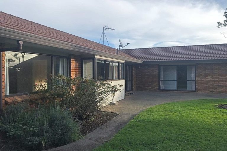 Photo of property in 11 Chiania Place, Somerville, Auckland, 2014