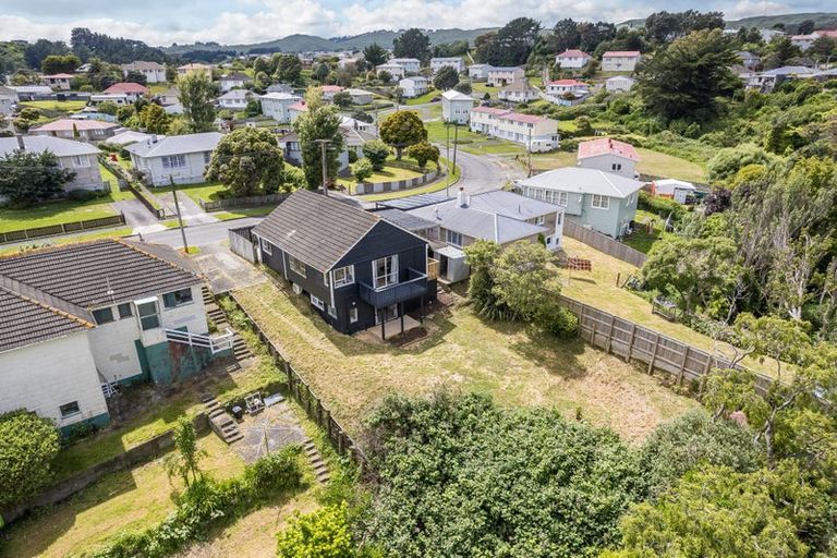 Photo of property in 20 Cornwall Crescent, Cannons Creek, Porirua, 5024