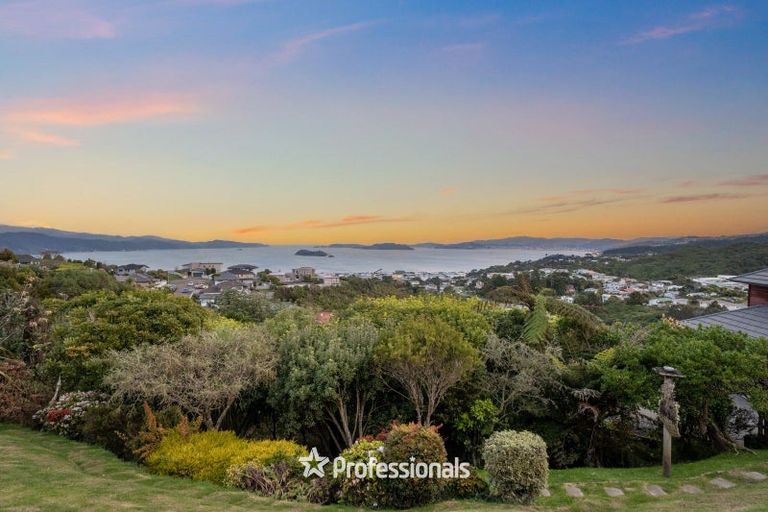 Photo of property in 9 Lemonwood Grove, Maungaraki, Lower Hutt, 5010