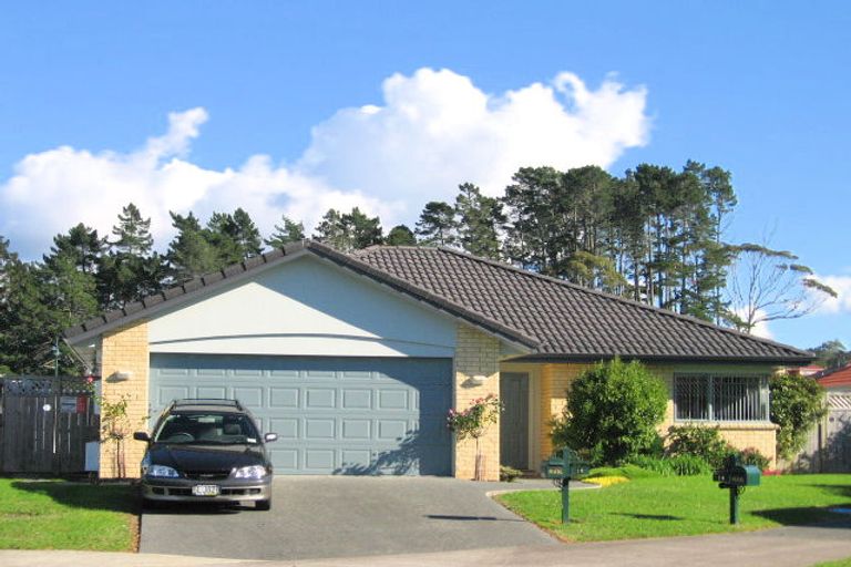 Photo of property in 12 Lantern Court, Henderson, Auckland, 0612