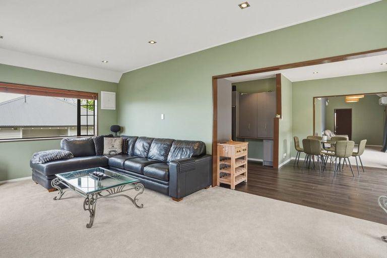 Photo of property in 220 South Road, Caversham, Dunedin, 9012