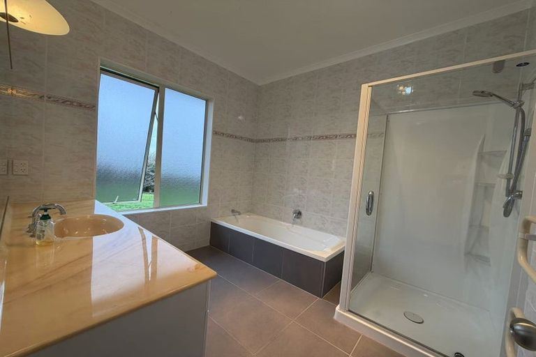 Photo of property in 1242 Great South Road, Runciman, Drury, 2578