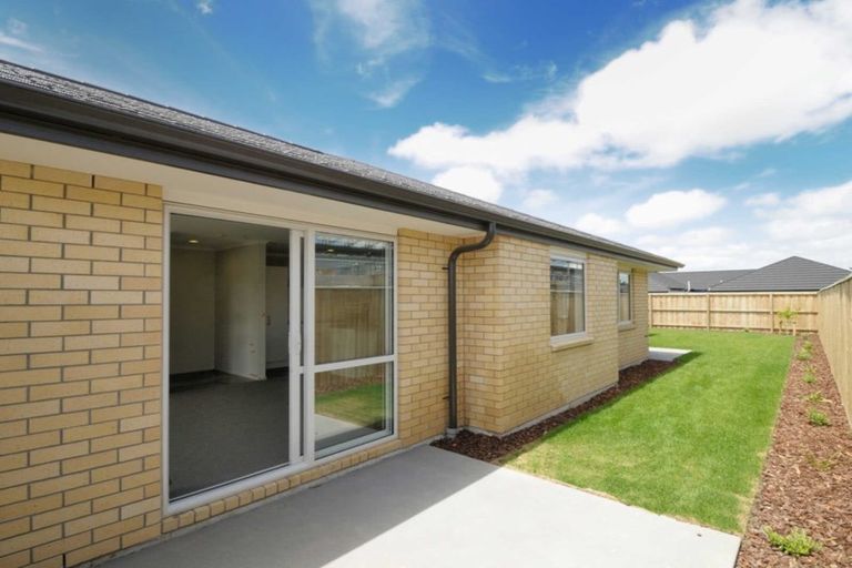 Photo of property in 60 Shillingford Boulevard, Rolleston, 7615