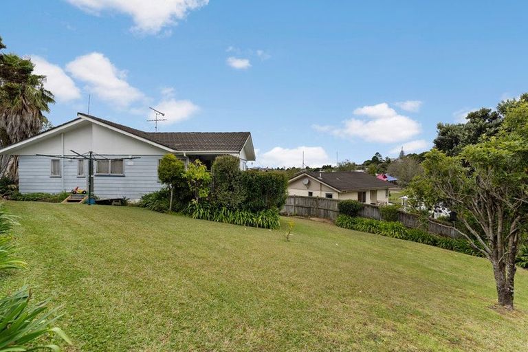 Photo of property in 6 Tetrarch Place, Totara Vale, Auckland, 0629
