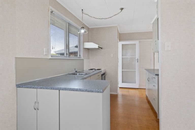 Photo of property in 100 Pandora Avenue, Sunnybrook, Rotorua, 3015