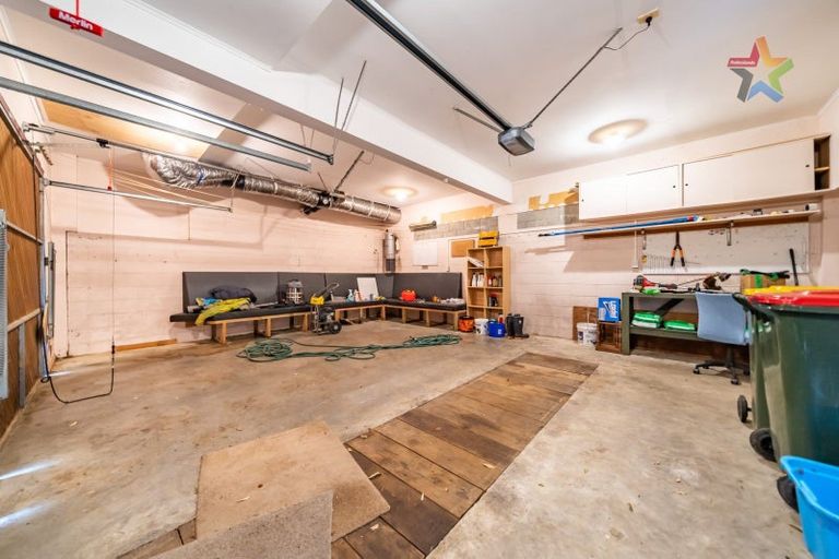 Photo of property in 498 Stokes Valley Road, Stokes Valley, Lower Hutt, 5019