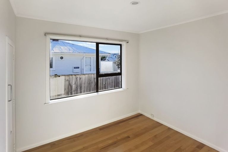 Photo of property in 36 Woodford Avenue, Henderson, Auckland, 0610