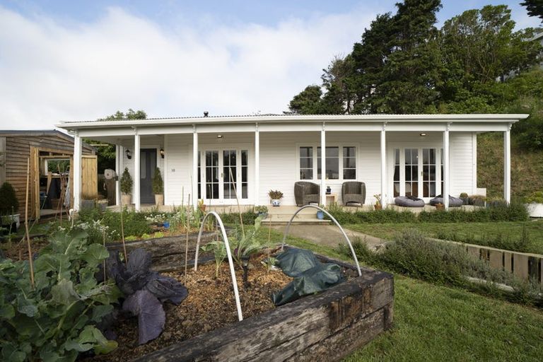 Photo of property in 38 Monowai Road, Johnsonville, Wellington, 6037