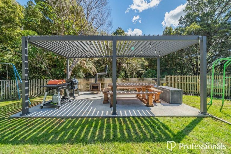 Photo of property in 10 Aratika Grove, Stokes Valley, Lower Hutt, 5019