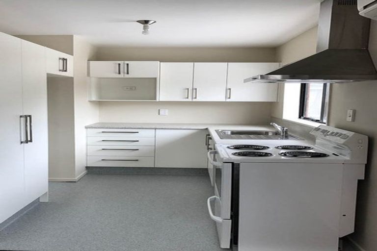 Photo of property in 17 Auburn Avenue, Upper Riccarton, Christchurch, 8041