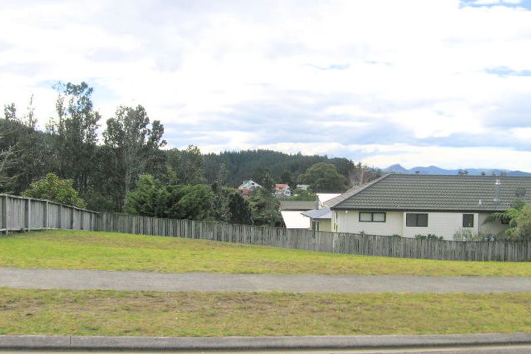 Photo of property in 100 Pacific View Drive, Whangamata, 3620