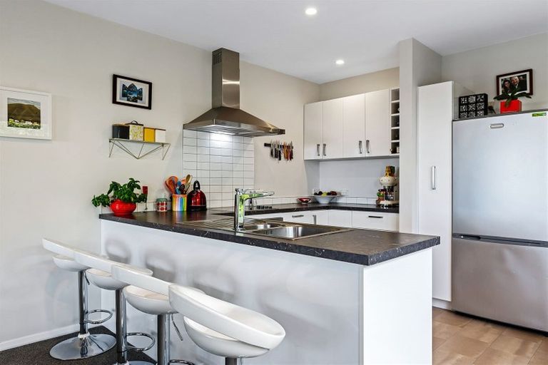 Photo of property in 21 Aotea Terrace, Huntsbury, Christchurch, 8022