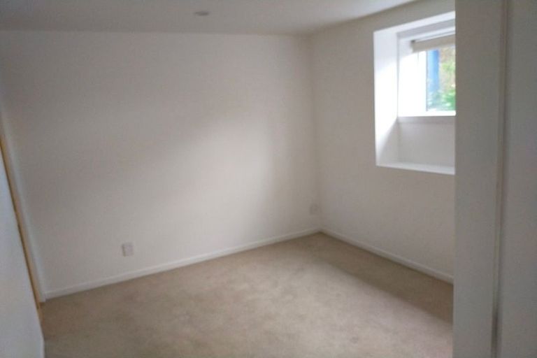 Photo of property in 29 Kingston Heights Road, Kingston, Wellington, 6021