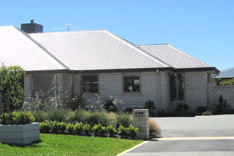 Photo of property in 7 June Gardens, Northwood, Christchurch, 8051