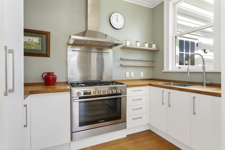 Photo of property in 75 Sutton Road, Brookby, Manurewa, 2576