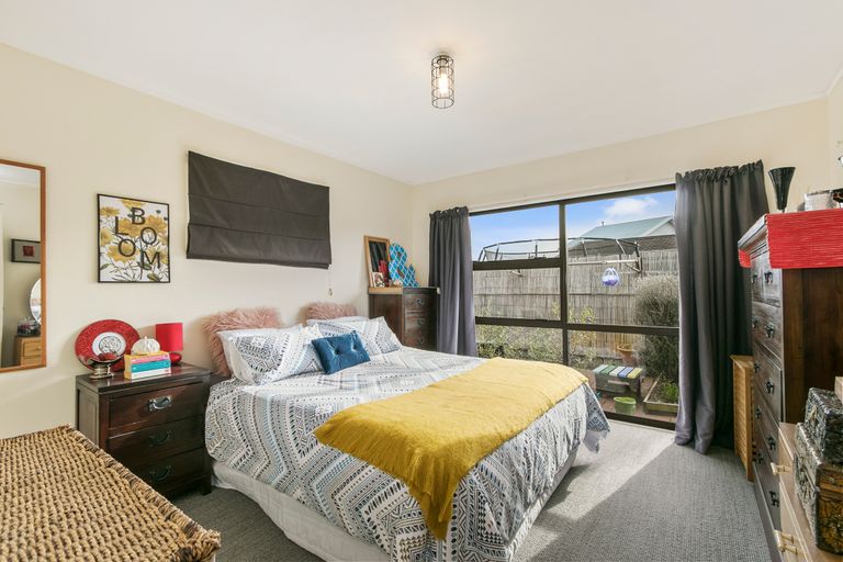 Photo of property in 53 Pohutukawa Street, Woburn, Lower Hutt, 5010