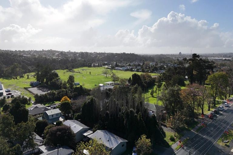 Photo of property in 200a Henderson Valley Road, Henderson, Auckland, 0612