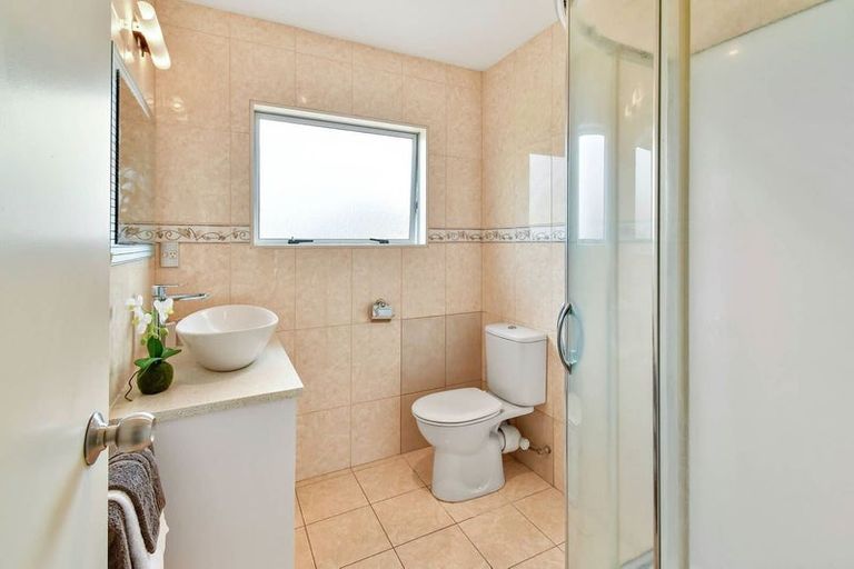 Photo of property in 9 Bezar Place, Flat Bush, Auckland, 2016