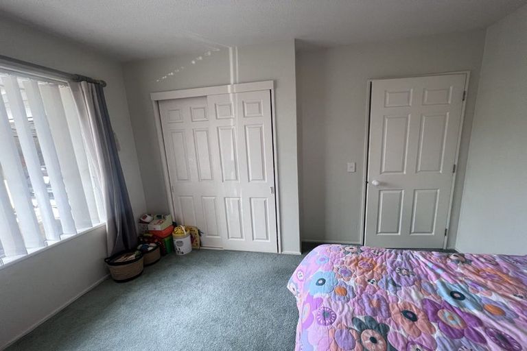 Photo of property in 2/19 Siska Place, Upper Riccarton, Christchurch, 8041