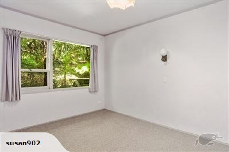 Photo of property in 16 Philson Terrace, Browns Bay, Auckland, 0630