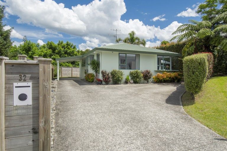 Photo of property in 32 Sunvale Place, Gate Pa, Tauranga, 3112