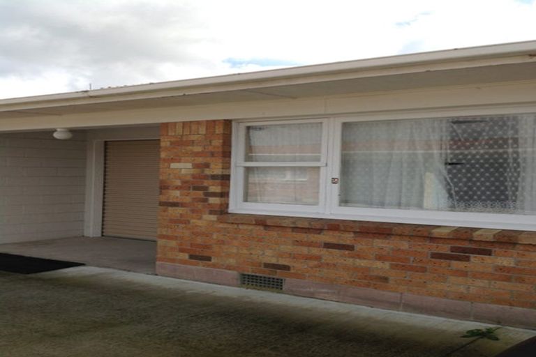 Photo of property in 4 Wolfe Street, Regent, Whangarei, 0112
