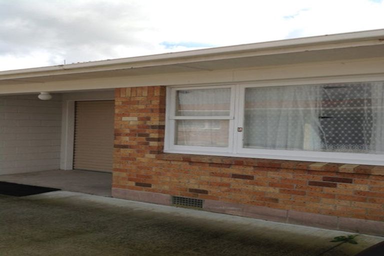 Photo of property in 2/4 Wolfe Street, Regent, Whangarei, 0112