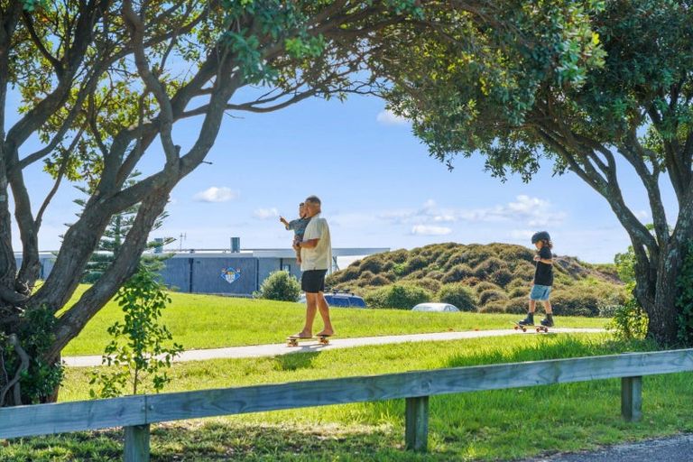 Photo of property in 570b Papamoa Beach Road, Papamoa Beach, Papamoa, 3118