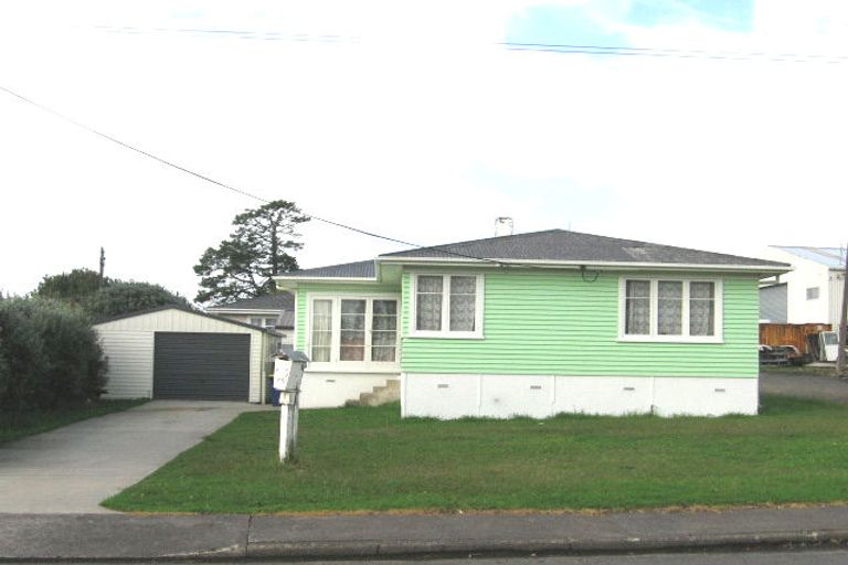 Photo of property in 28 Airdrie Road, Ranui, Auckland, 0612