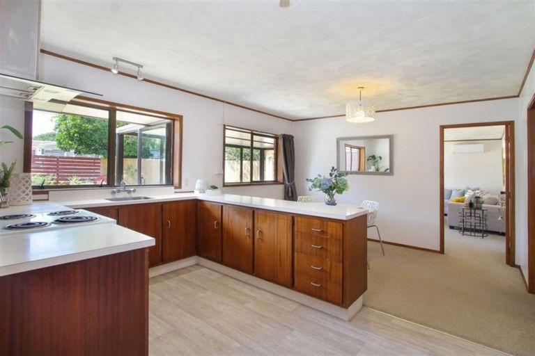 Photo of property in 4/4 Beach Road, Orewa, 0931