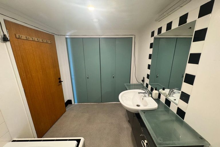 Photo of property in Dominion Apartments, 10/80 Victoria Street, Wellington Central, Wellington, 6011