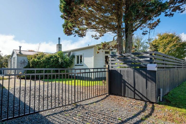 Photo of property in 33 Owhango Road, Owhango, 3990
