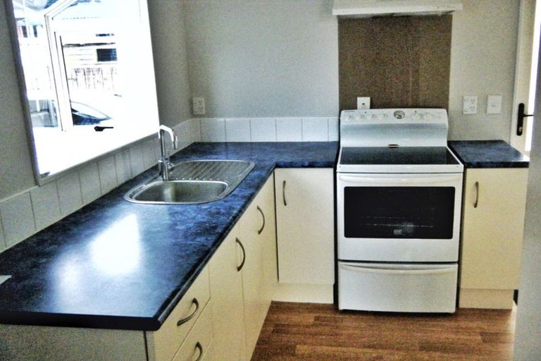 Photo of property in 31 Solar Road, Glen Eden, Auckland, 0602