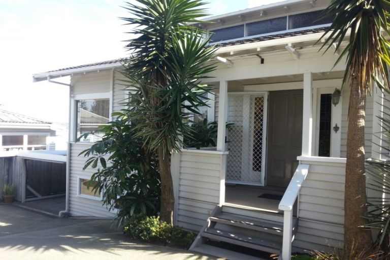 Photo of property in 27 Esmonde Road, Takapuna, Auckland, 0622
