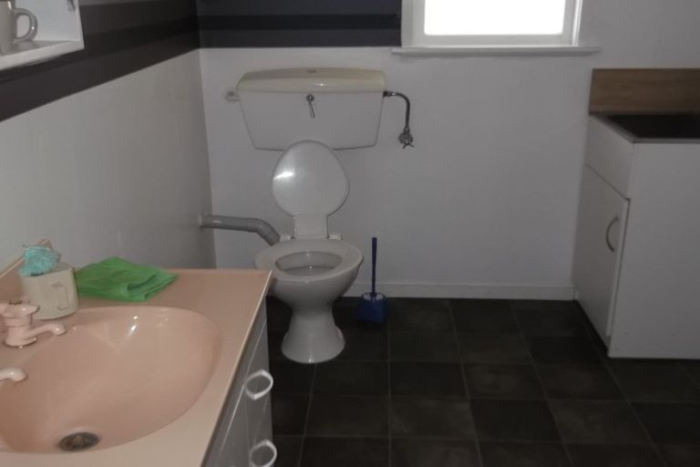 Photo of property in 14-16 Mako Mako Road, Levin, 5510