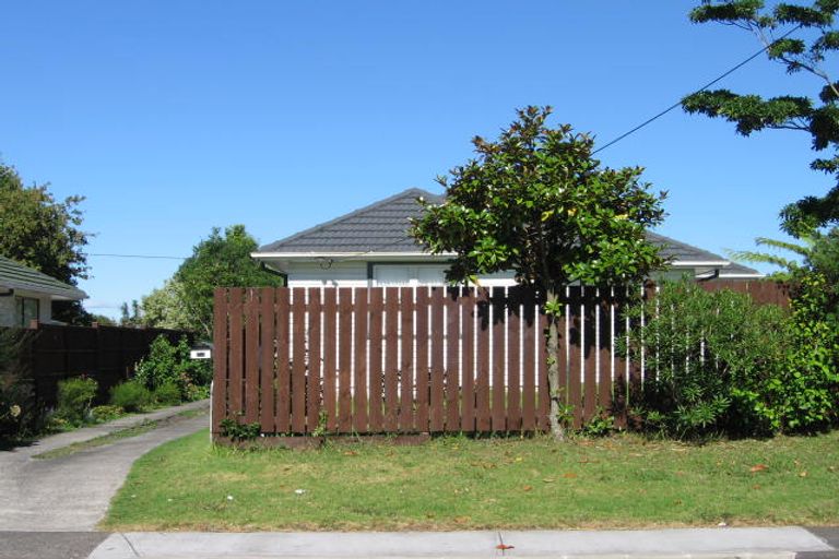 Photo of property in 63 Hepburn Road, Glendene, Auckland, 0602