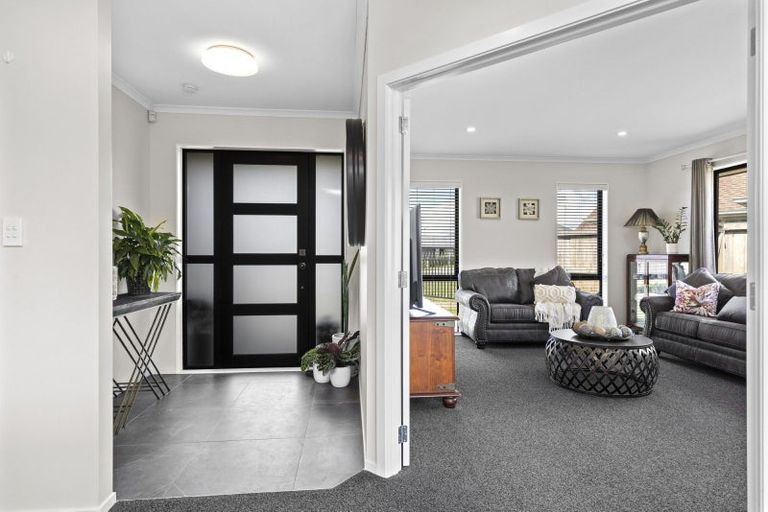 Photo of property in 16 Hehan Close, Cambridge, 3434