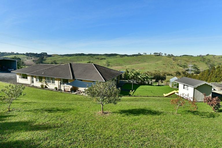 Photo of property in 128 Spur Road, Stillwater, Silverdale, 0993