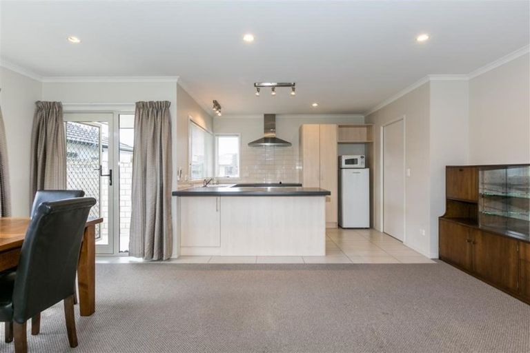 Photo of property in 2a Mcnaughton Place, Onekawa, Napier, 4110