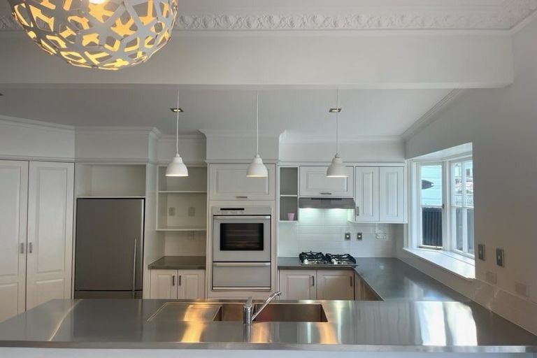 Photo of property in 9 Calgarry Avenue, Thorndon, Wellington, 6011