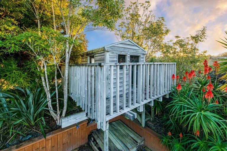 Photo of property in 44 Roy Maloney Drive, Henderson, Auckland, 0612