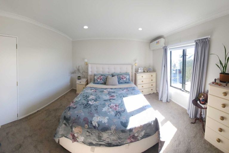 Photo of property in Tuscany Towers, 47/1 Ambrico Place, New Lynn, Auckland, 0600