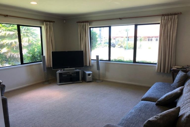 Photo of property in 22 Tuihana Drive, Papamoa Beach, Papamoa, 3118