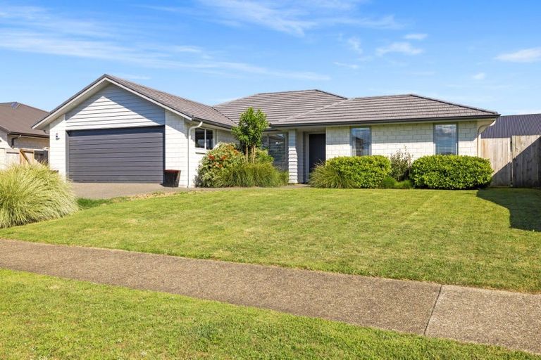 Photo of property in 98 Penetaka Heights, Pyes Pa, Tauranga, 3112