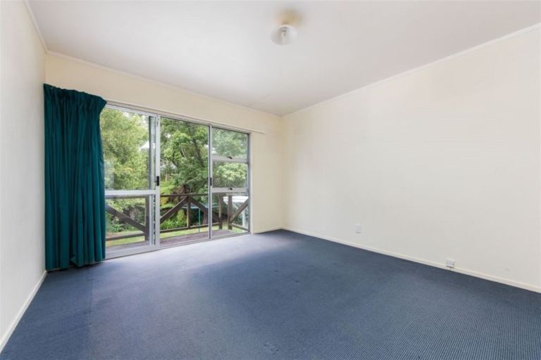 Photo of property in 2/25 Edgware Road, West Harbour, Auckland, 0618