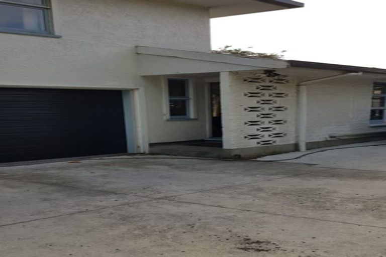 Photo of property in 2/118 Blighs Road, Strowan, Christchurch, 8052