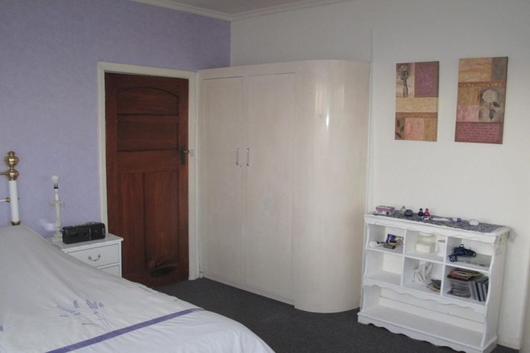 Photo of property in 15 Timaru Road, Waimate, 7924