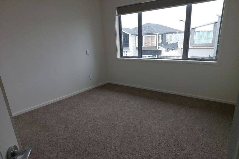 Photo of property in 15 Gunn Way, Hobsonville, Auckland, 0616